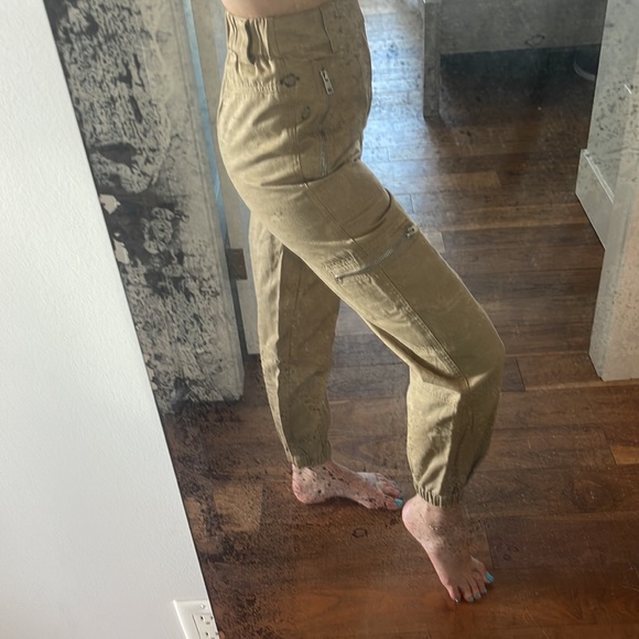 ARITZIA TNA Cargo Jogger Tan ‘XS’ - Picture 13 of 13